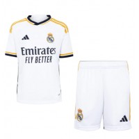 Real Madrid Replika babykläder Hemmaställ Barn 2023-24 Kortärmad (+ korta byxor)